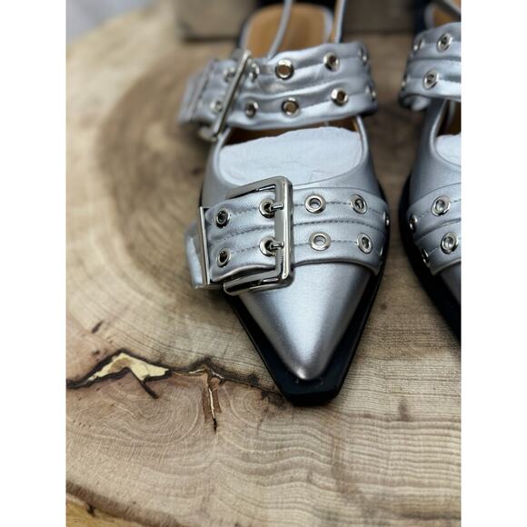 NWT Women’s Silver Metallic Buckle Strap Flats, Size 7 - Picture 7 of 12